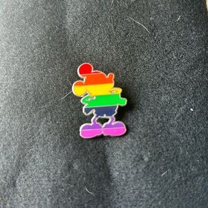 DISNEY PIN-MICKEY MOUSE SILHOUETTE PRIDE RAINBOW COLORS